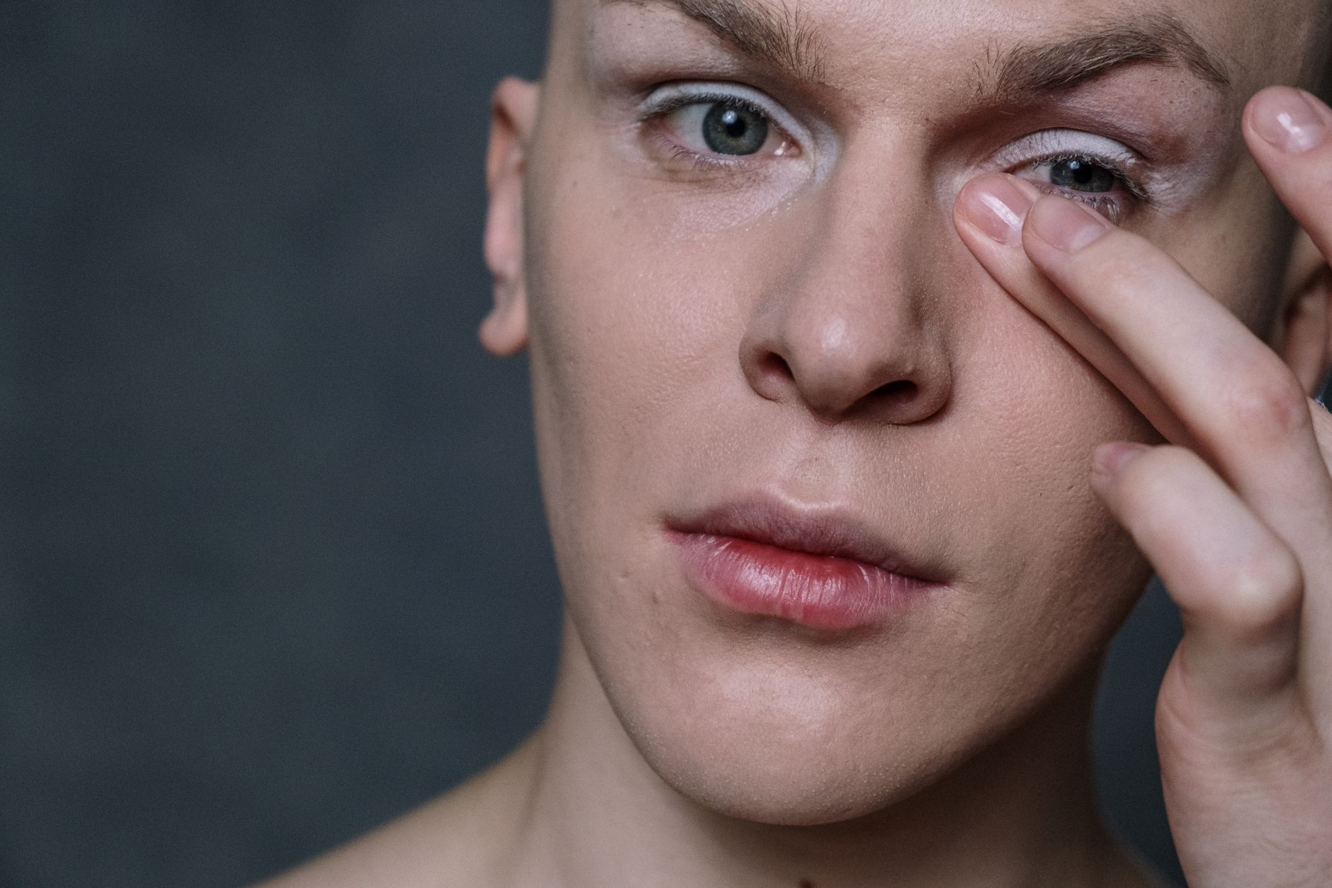 #7 — Pale Skin and Dark Circles From Iron-Poor Vegetarian Diets